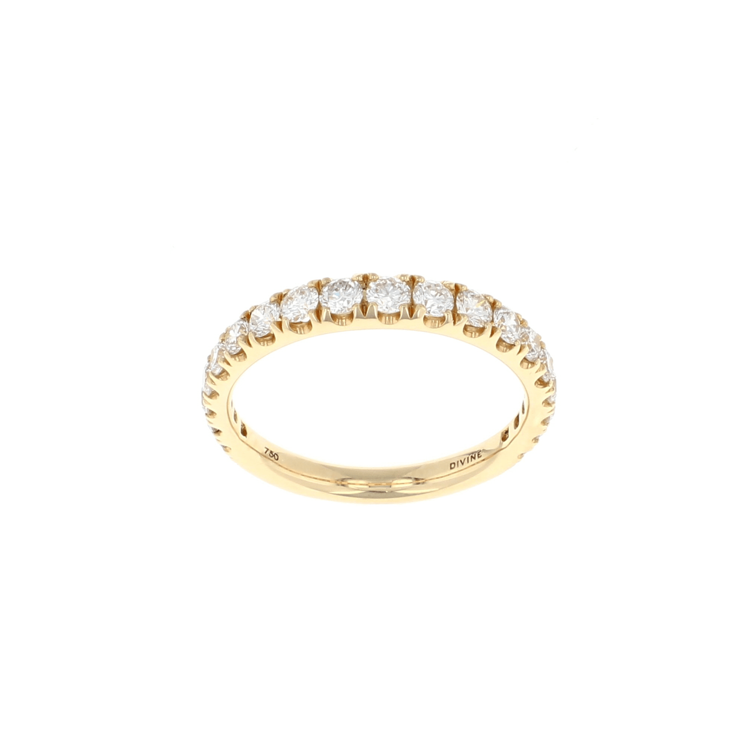 18K Graduating Diamond Band (0.75CTW)