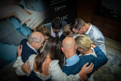 Idc Family Pray.jpg__PID:e8baaf43-e6a7-4435-959f-3309f4510d38