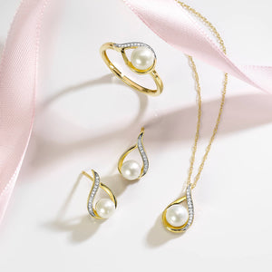 14k Gold Diamond Pearl Pendant