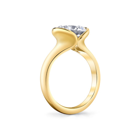 Shell Auranova Solitaire Engagement Ring - Liora