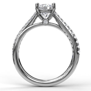 Round Cut Solitaire With Criss Cross Band