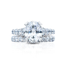 Load image into Gallery viewer, Tacori Platinum RoyalT Oval Diamond Engagement Ring (1.65 CTW)